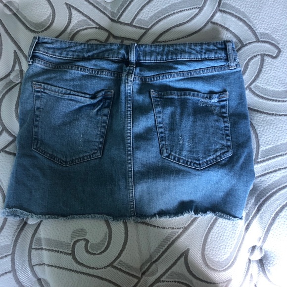 RIPPED JEAN SKIRT - Picture 2 of 3